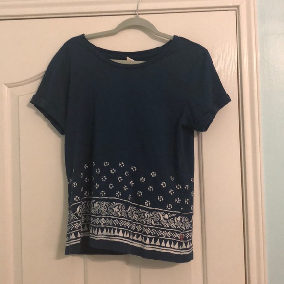 Levi’s Navy Blue and White Accent T-shirt - Picture 1 of 2